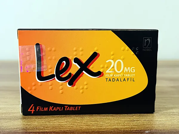 Lex 20 mg film kaplı tablet kutusu ahşap zeminde